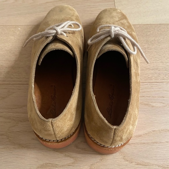 Women’s 6M Tan Suede Eddie Bauer Oxfords - Picture 2 of 7